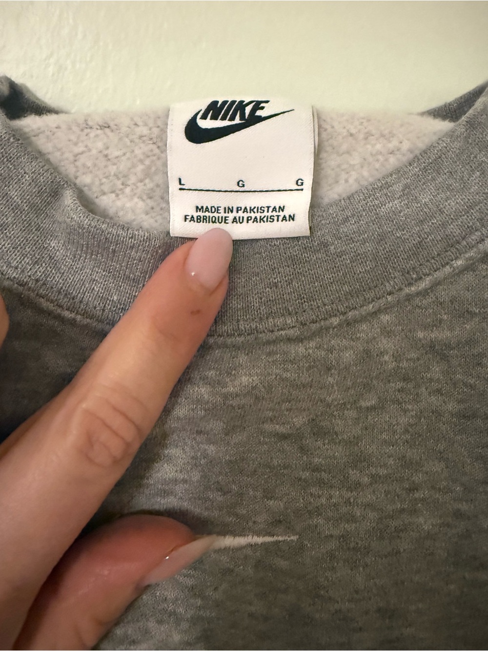 Nike Grey Crewneck Sweatshirt with White Swoosh Tag - Picture 2 of 2